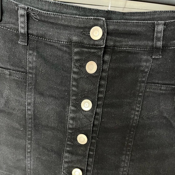 Alter’d State Black Denim Button up Skirt size medium. 1098 - Picture 2 of 4